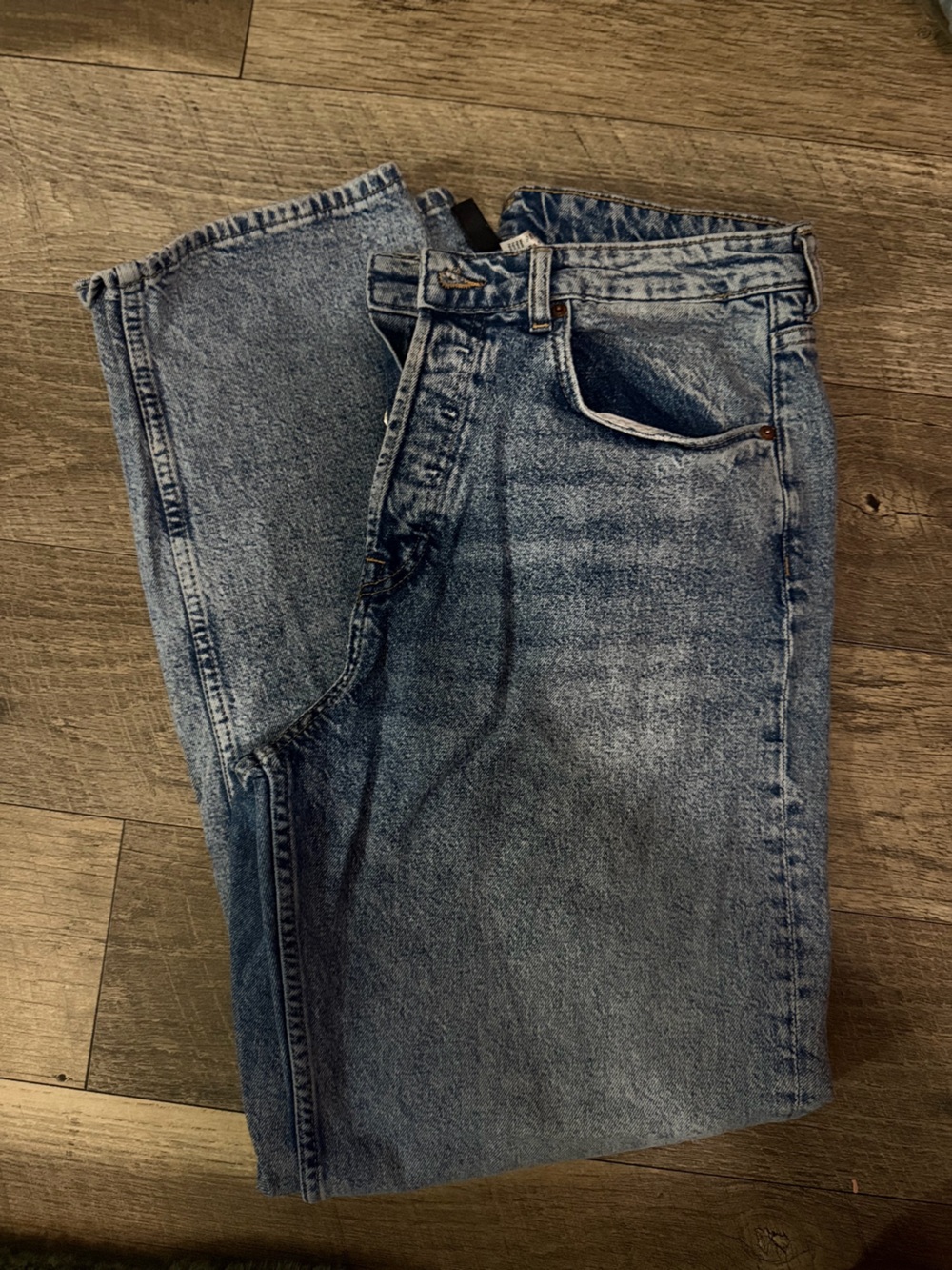 H&M Women's Light Blue High Rise Jeans